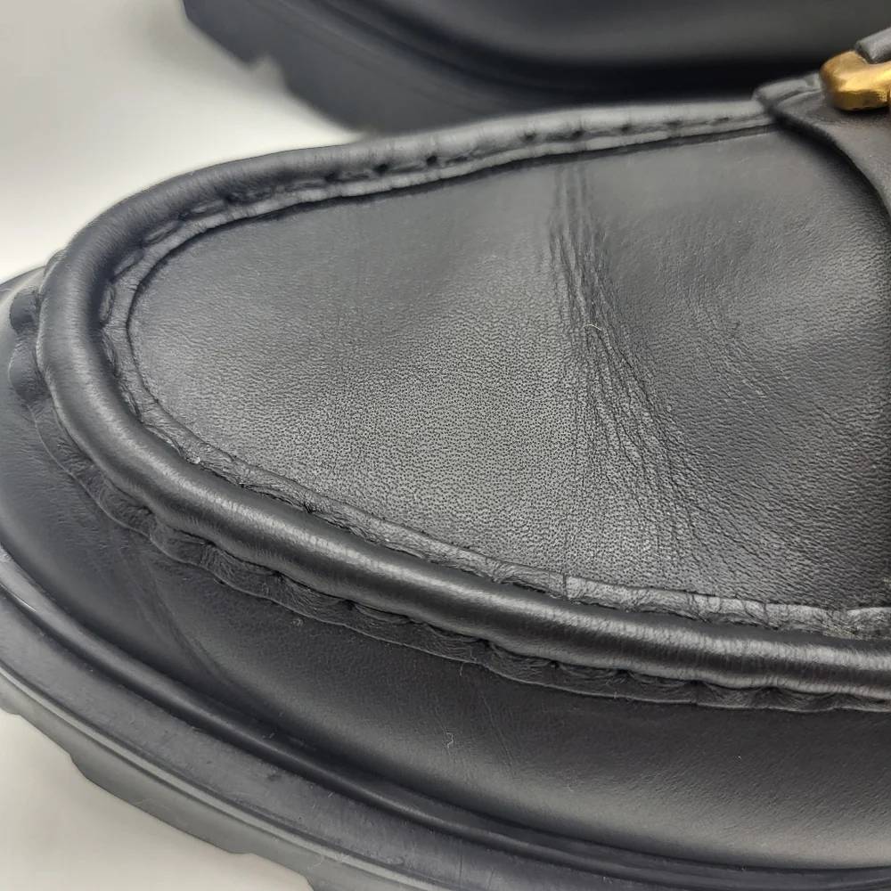 Zara Women's Black Leather Loafers with Gold Detail - Picture 6 of 10